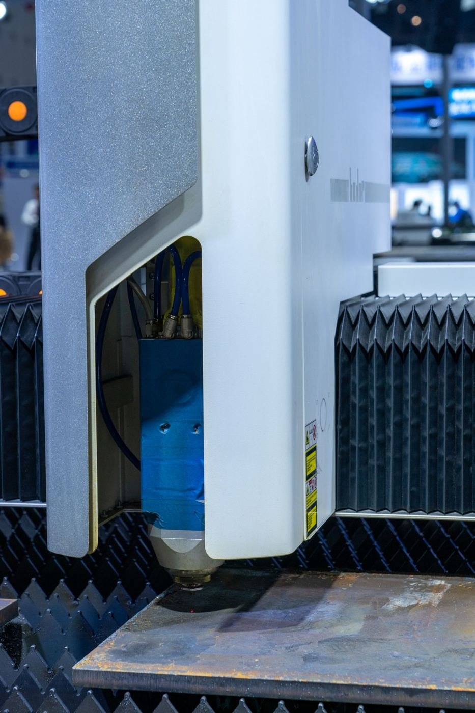 Fibre laser cutting machine