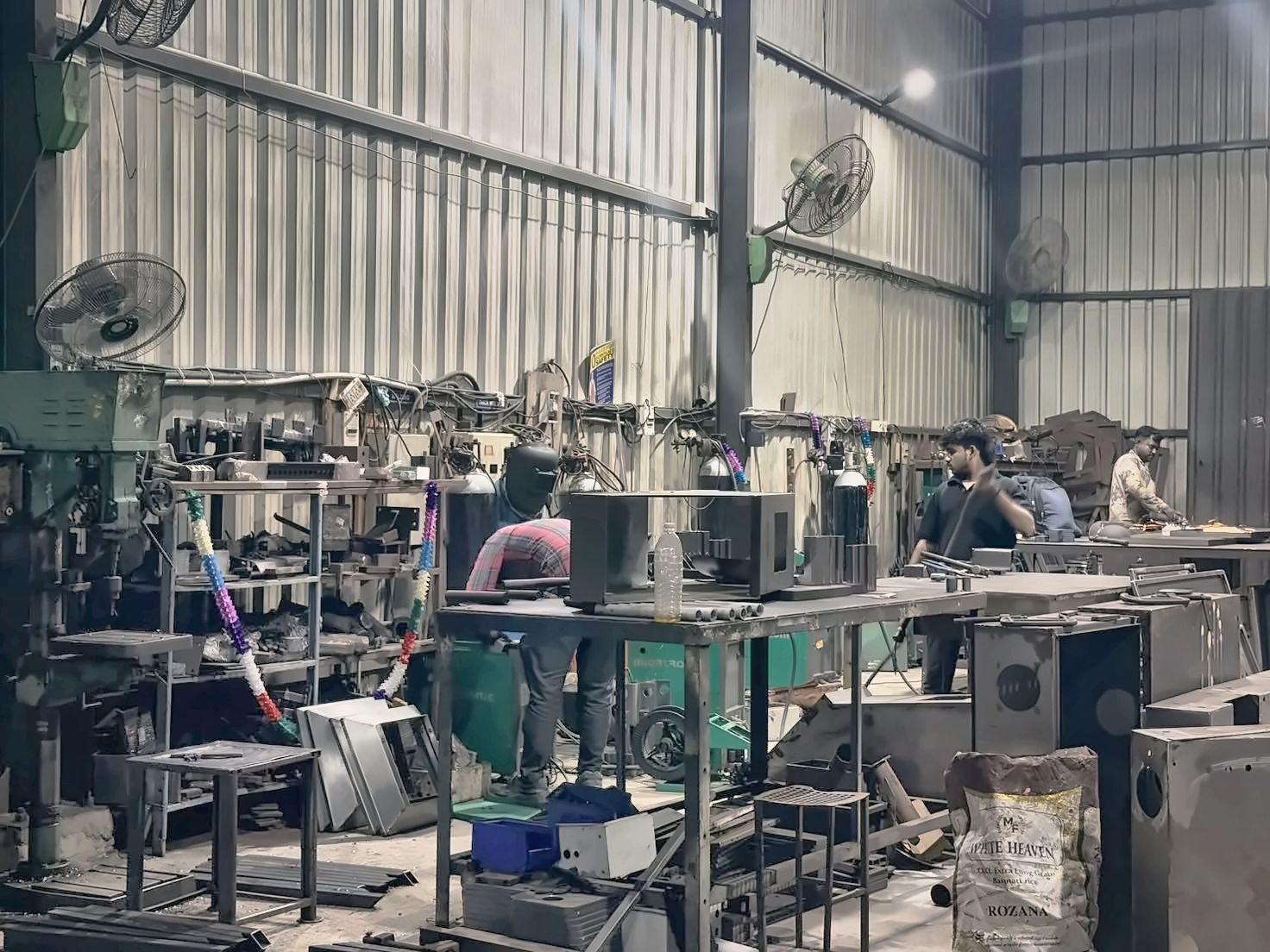 Fabrication benches and machines in the workshop